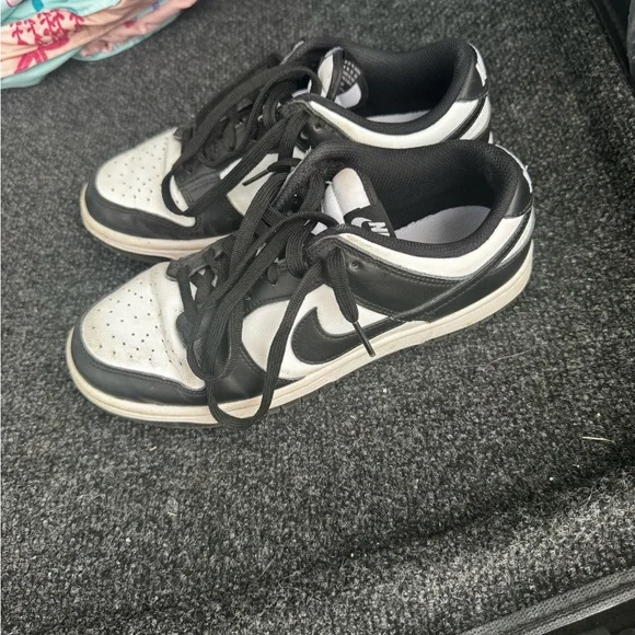 Nike Sneakers - Picture 1 of 4